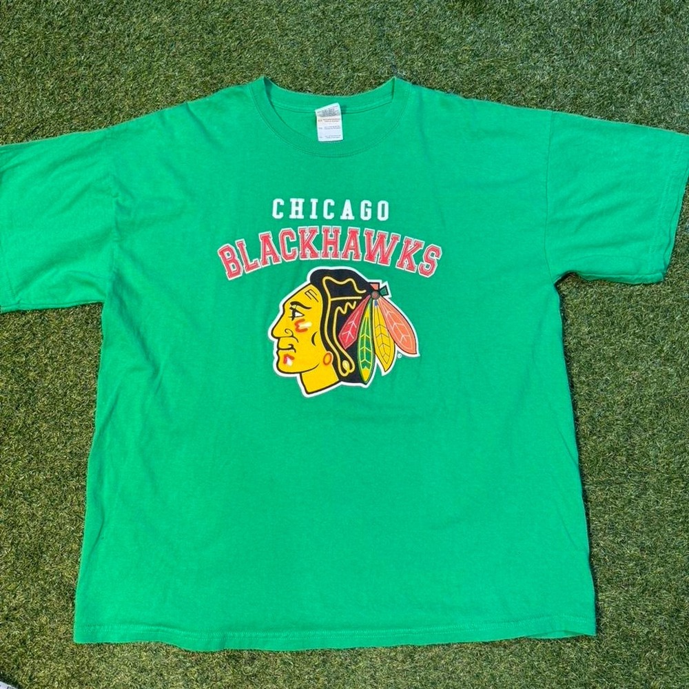 Chicago Blackhawks Graphic Tee – Size XL